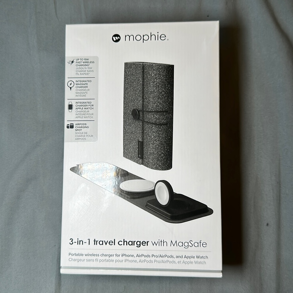 Mophie 3-in-1 travel charger with MagSafe. Open Box.